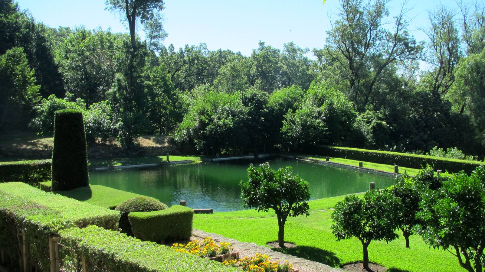 Jardines y estanque de Yuste.
