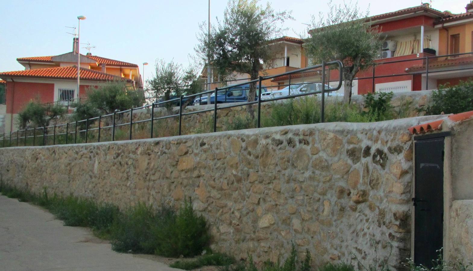 Viviendas y mirador. 