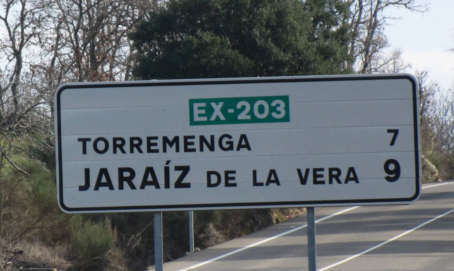Carretera EX-203, cerca de Torremenga. 