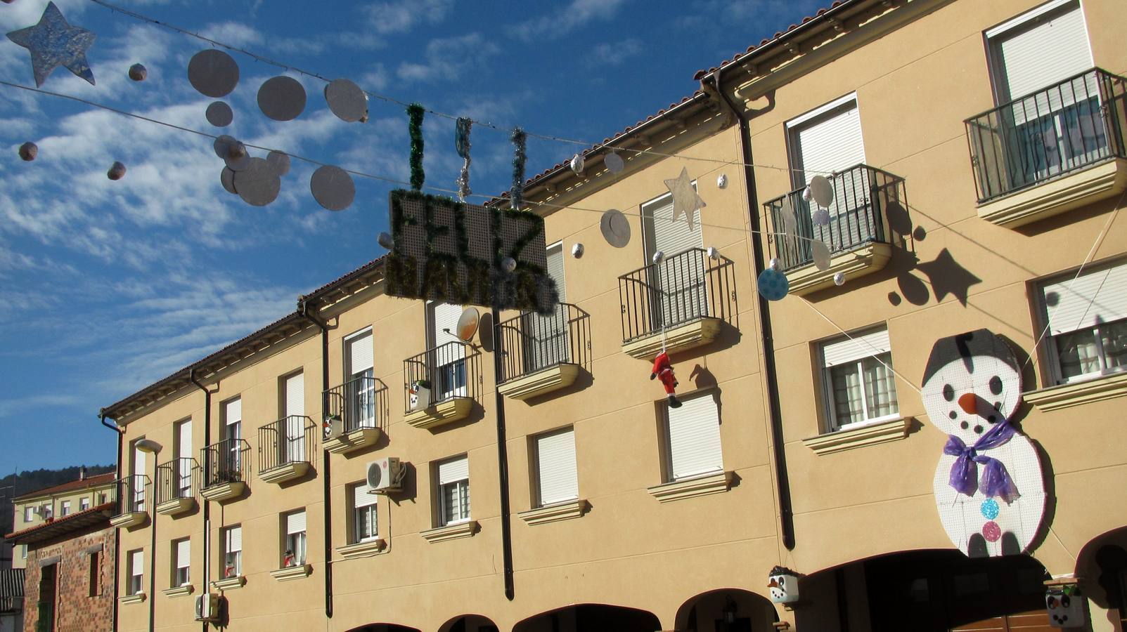 Fachada de la calle Monfragüe. 