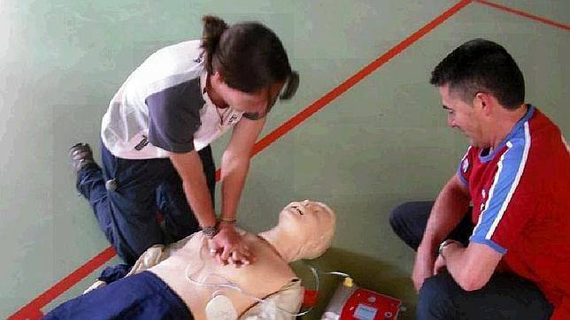 Curso de primeros auxilios, soporte vital y manejo de desfibriladores