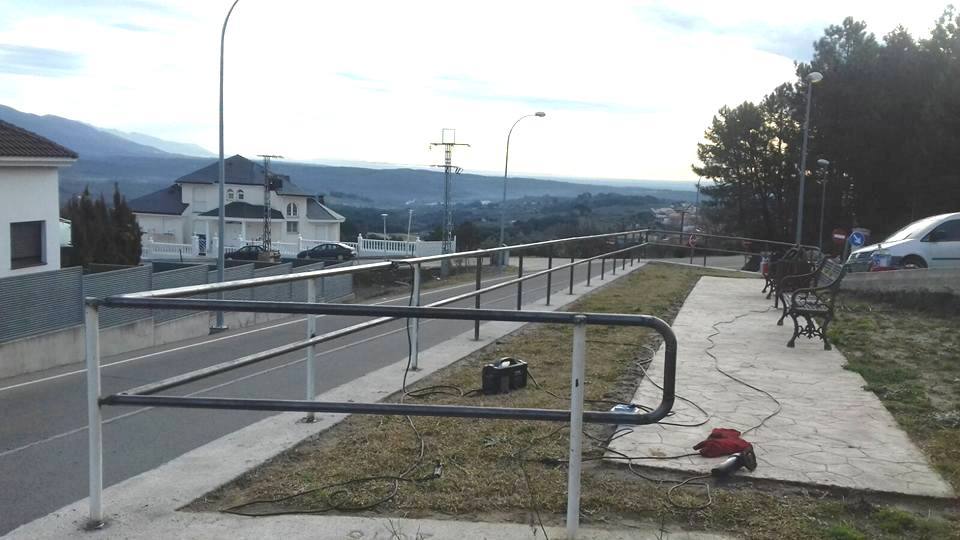 Mirador y parque habilitado.