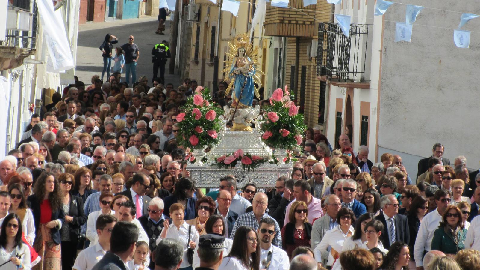 Procesión de hoy domingo por la calle Fuente.
