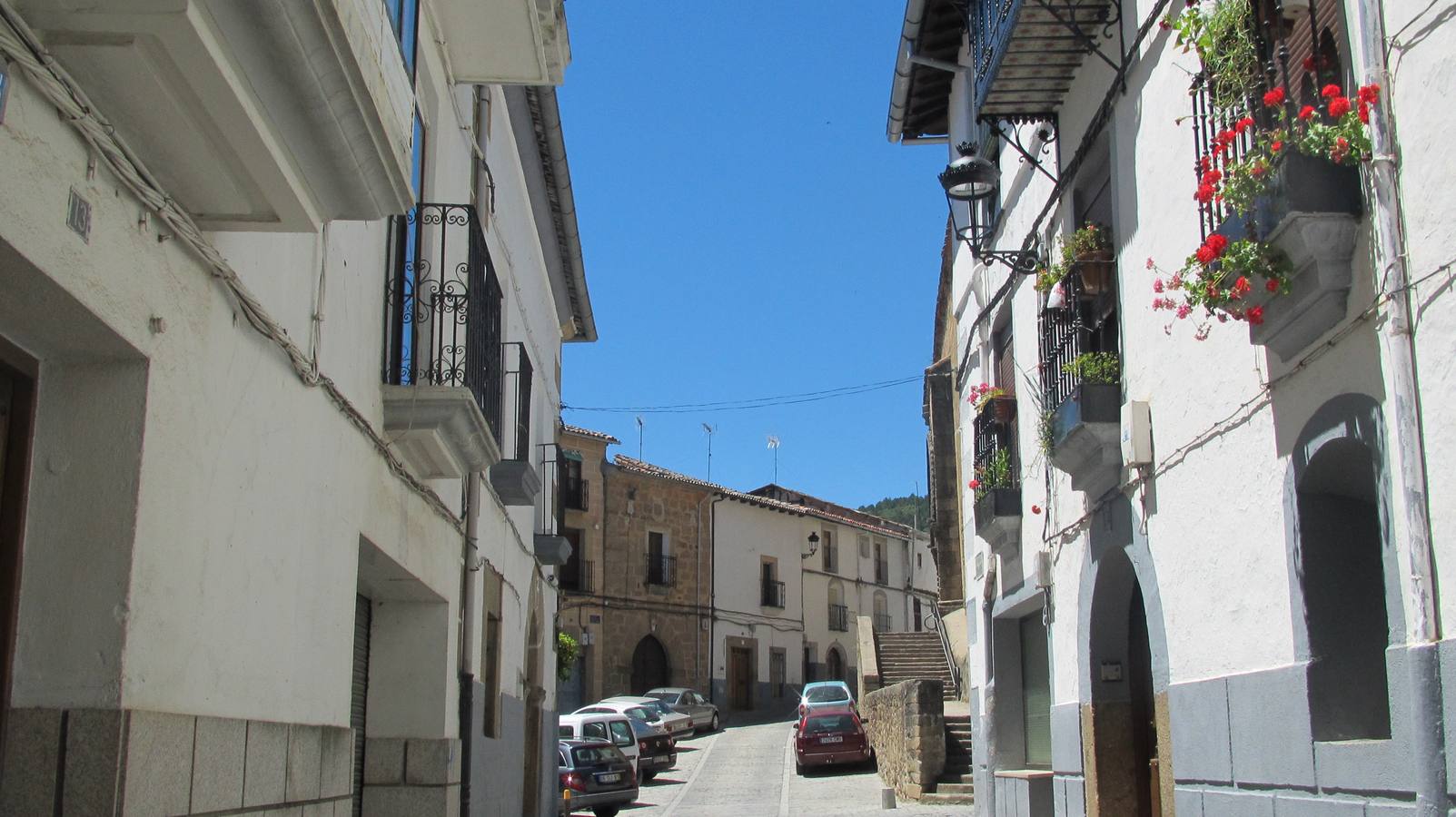 Crucera de Santa María, que ha estrenado alumbrado.