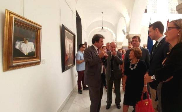 El alcalde de Jaraíz, la familia, presidenta de la Asamblea y comisario de la exposición