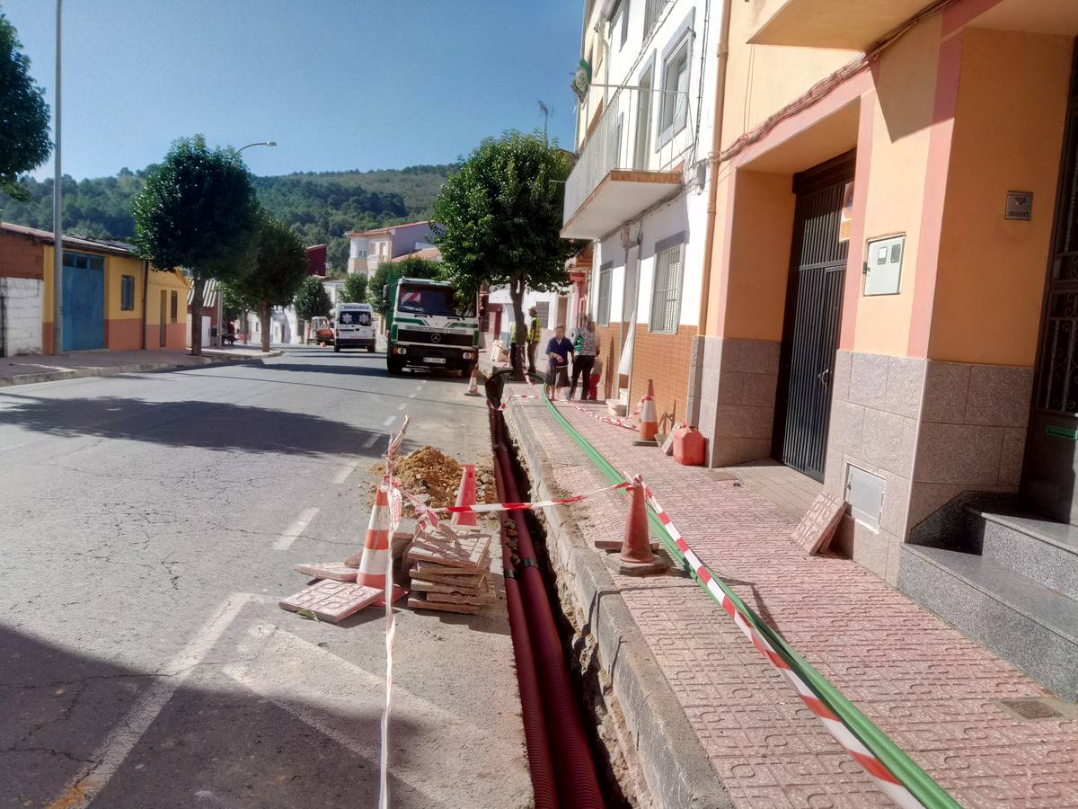 Obras de canalización de la red. P.D.CRUZ