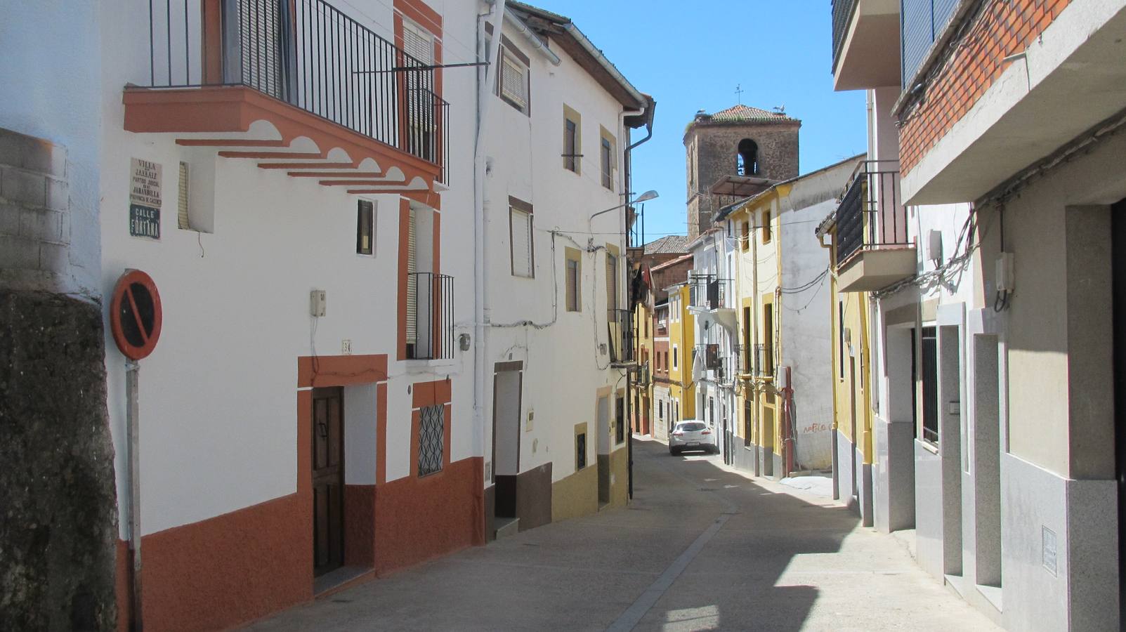 Herido grave un bebé de 17 meses tras precipitarse por un balcón en Jaraíz de la Vera