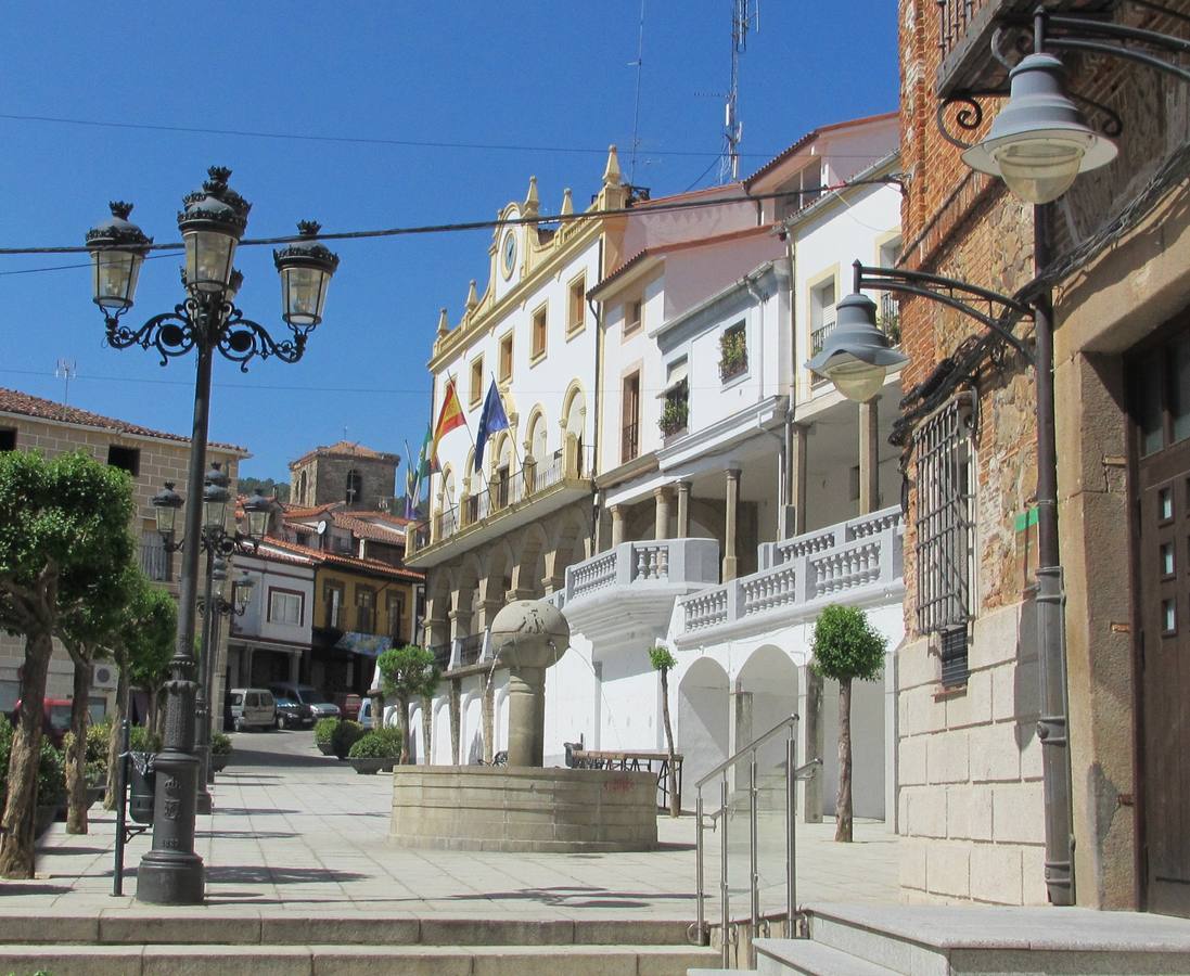 La infanta Jariza pasa cada noche de San Juan cabalgando en busca de un anillo antídoto
