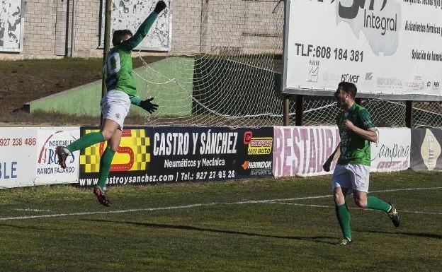 Eloy Jiménez, autor de dos tantos, celebrando el primero.