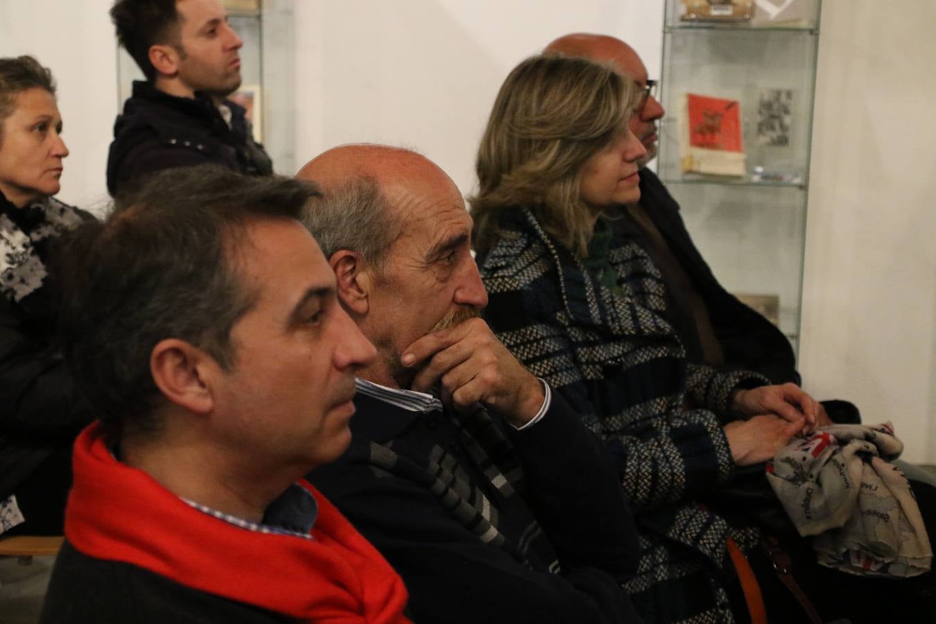 La Casa-Museo Vasco Núñez de Balboa reabrió, ayer, sus puertas con motivo del V Centenario de la muerte del ilustre explorador, gobernante y conquistador jerezano. Virginia Borrallo, alcaldesa del municipio, y Antonio Torrado, miembro de la oficina de turismo, destacaron que esta reapertura se debe a que la Casa-Museo necesitaba «llenarse de contenido y ampliar su colección de enseres». La cita se convirtió, junto con la presentación del cupón de la ONCE el pasado 10 de enero, en el prólogo de una programación de actividades que se desarrollará durante el mes de febrero.