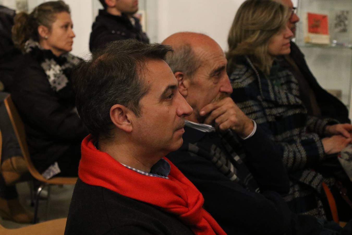 La Casa-Museo Vasco Núñez de Balboa reabrió, ayer, sus puertas con motivo del V Centenario de la muerte del ilustre explorador, gobernante y conquistador jerezano. Virginia Borrallo, alcaldesa del municipio, y Antonio Torrado, miembro de la oficina de turismo, destacaron que esta reapertura se debe a que la Casa-Museo necesitaba «llenarse de contenido y ampliar su colección de enseres». La cita se convirtió, junto con la presentación del cupón de la ONCE el pasado 10 de enero, en el prólogo de una programación de actividades que se desarrollará durante el mes de febrero.