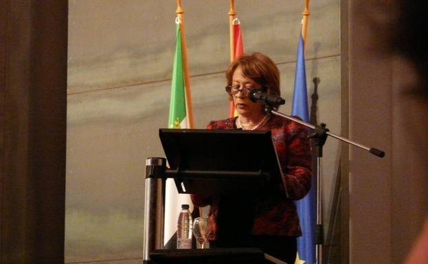 Carmen Mena García.