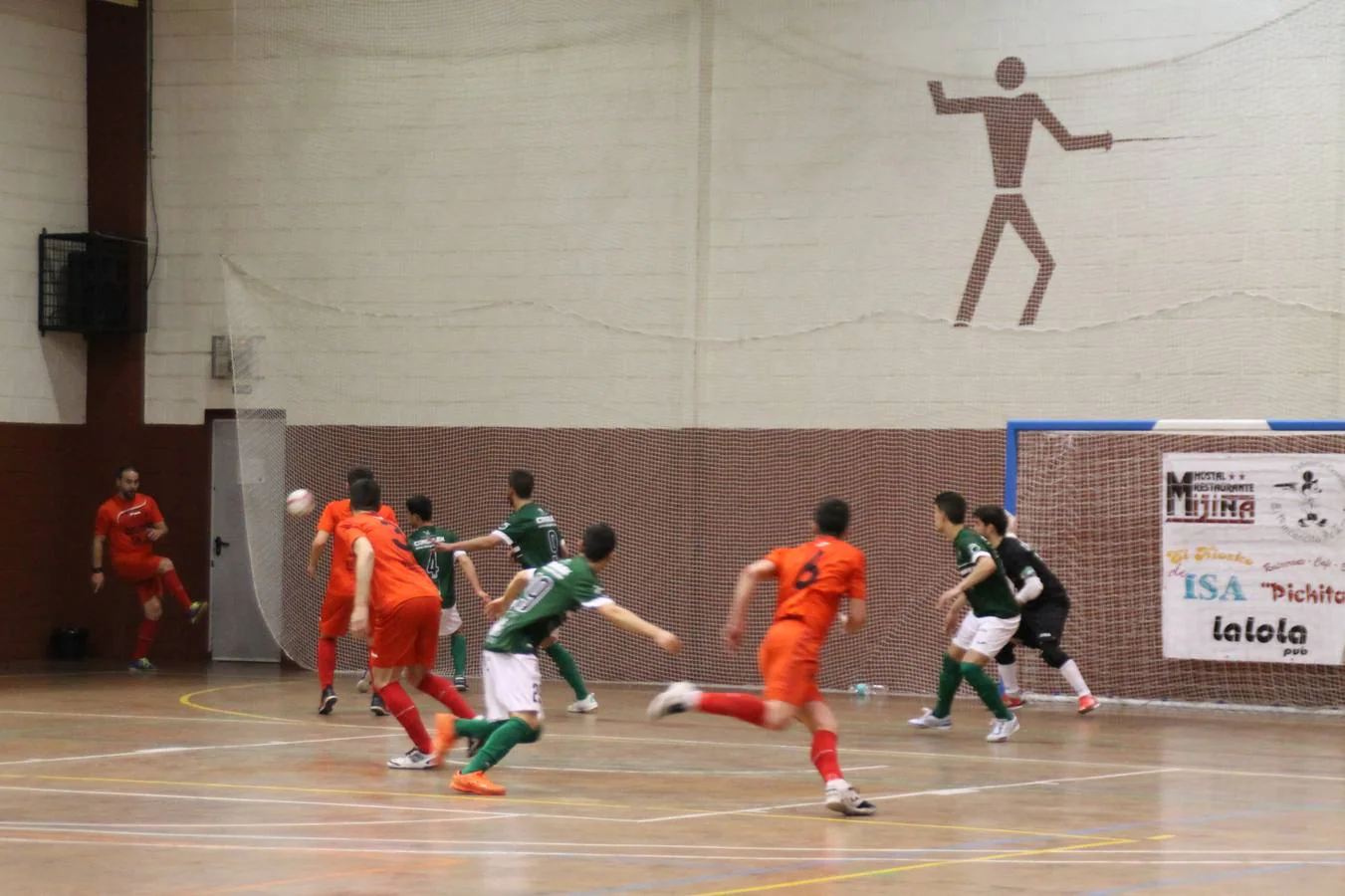 El Jerez Futsal suma otra victoria en casa, esta vez ante el Bujalance que se adelantó en el marcador por dos veces, hizo una buena contención pero acabó superado por los de Francisco García que le dieron la vuela al marcador en los minutos finales, 4-2. Los goles fueron de: Franyi, Santos, Rubén y Kokó.