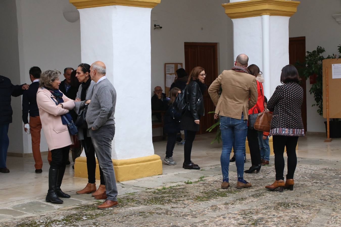 La Asociación de Mujeres Progresistas 'Felisa Tanco' inauguró, ayer, la exposición fotográfica 'Abuelas en movimiento. Instinto vital', enmarcada en los actos conmemorativos del Día Internacional de la Mujer, que se celebra hoy. Una exposición que tiene como objetivo poner en valor el papel que las abuelas juegan en la actualidad y la aportación que está teniendo en la sociedad y en la familia.