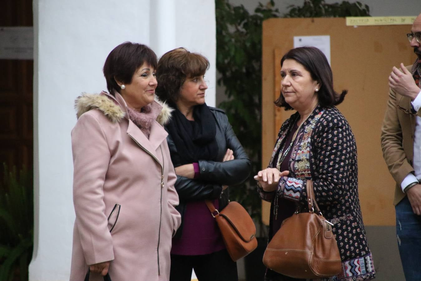 La Asociación de Mujeres Progresistas 'Felisa Tanco' inauguró, ayer, la exposición fotográfica 'Abuelas en movimiento. Instinto vital', enmarcada en los actos conmemorativos del Día Internacional de la Mujer, que se celebra hoy. Una exposición que tiene como objetivo poner en valor el papel que las abuelas juegan en la actualidad y la aportación que está teniendo en la sociedad y en la familia.