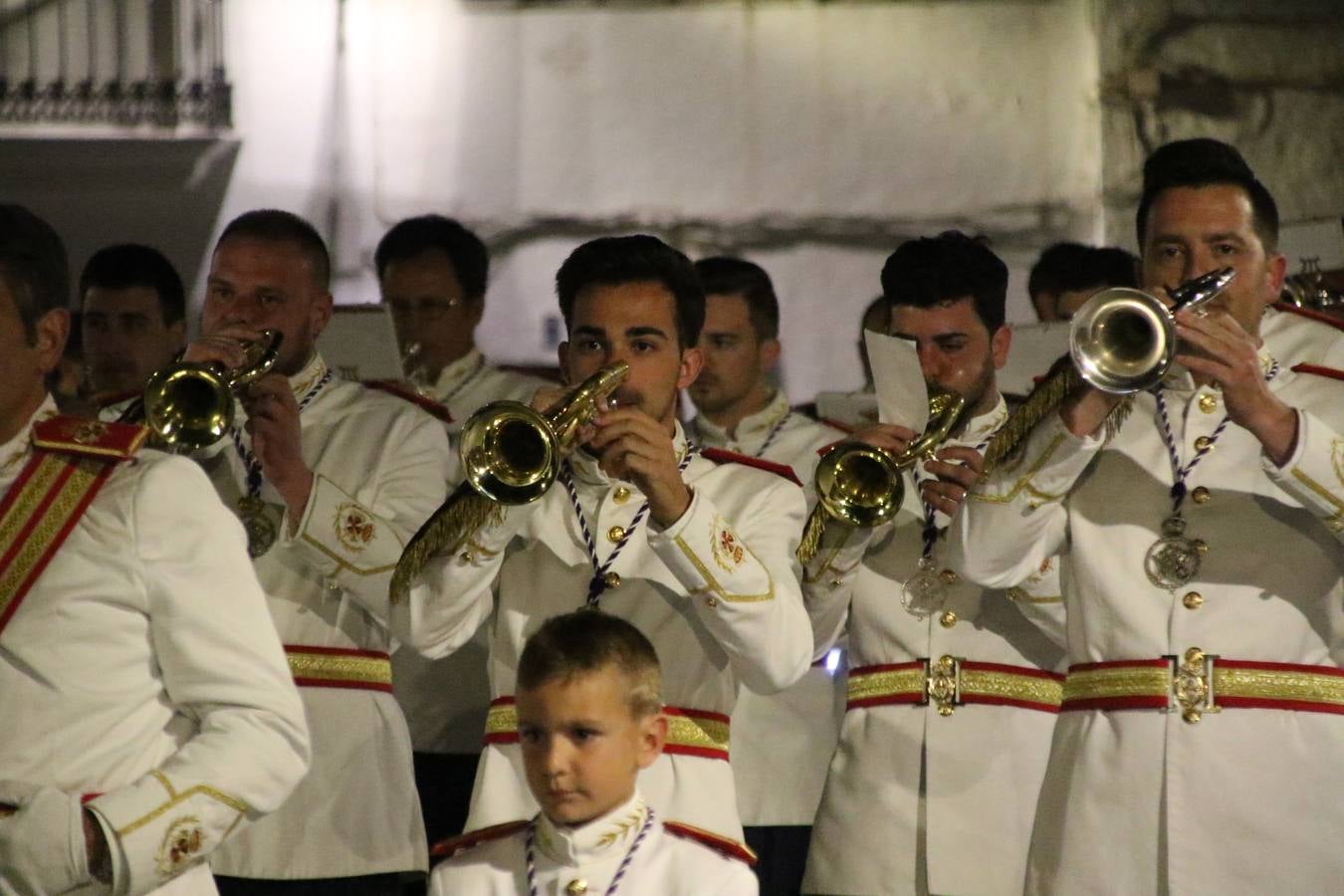 La Banda de Cornetas y Tambores 'Nuestra Señora del Rosario' (Los Catalinos) de Jerez de los Caballeros ofreció, ayer, un concierto en el Llano de los Mártires. La cita se enmarca en los actos organizados por la Pontificia y Real Cofradía del Señor Coronado de Espinas, Santísimo Cristo de la Flagelación y María Santísima de la Amargura con motivo del 245 aniversario de su fundación.