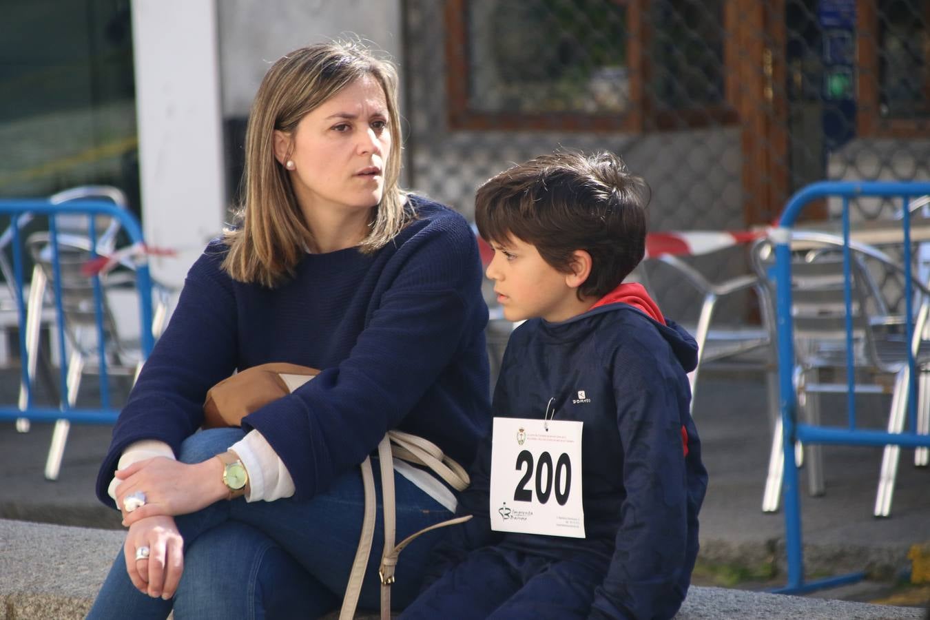 Jerez de los Caballeros celebró, ayer, la IX Carrera y Caminata Solidaria, organizada por la Junta de Cofradías de la Semana Santa Jerezana. La solidaridad y el deporte lograron recaudar 866 euros que irán destinados a Cáritas en Jerez.