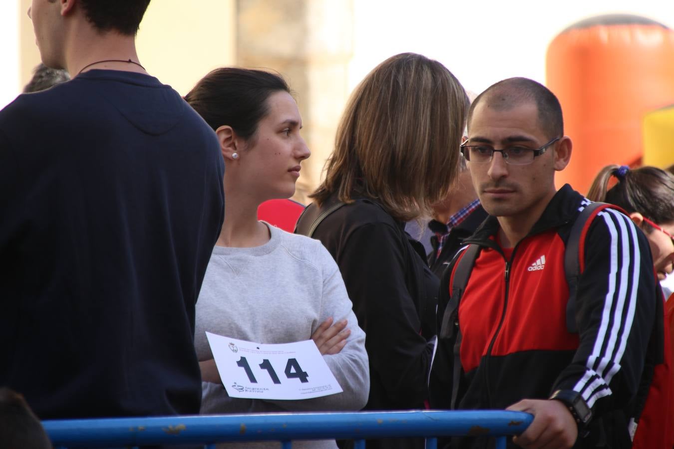 Jerez de los Caballeros celebró, ayer, la IX Carrera y Caminata Solidaria, organizada por la Junta de Cofradías de la Semana Santa Jerezana. La solidaridad y el deporte lograron recaudar 866 euros que irán destinados a Cáritas en Jerez.