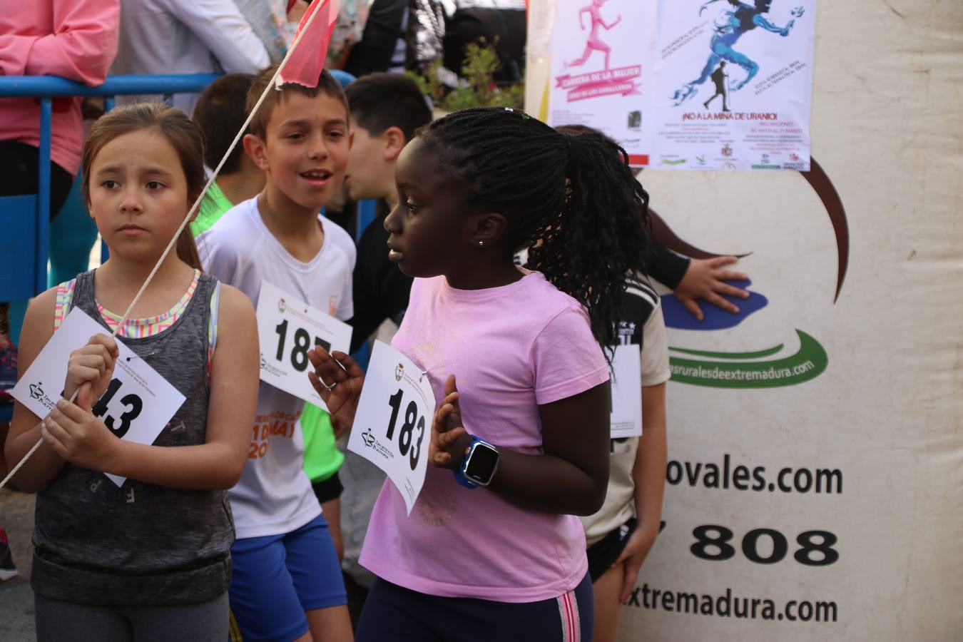 Jerez de los Caballeros celebró, ayer, la IX Carrera y Caminata Solidaria, organizada por la Junta de Cofradías de la Semana Santa Jerezana. La solidaridad y el deporte lograron recaudar 866 euros que irán destinados a Cáritas en Jerez.