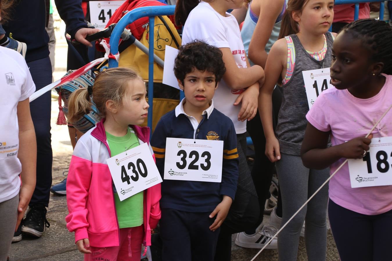 Jerez de los Caballeros celebró, ayer, la IX Carrera y Caminata Solidaria, organizada por la Junta de Cofradías de la Semana Santa Jerezana. La solidaridad y el deporte lograron recaudar 866 euros que irán destinados a Cáritas en Jerez.