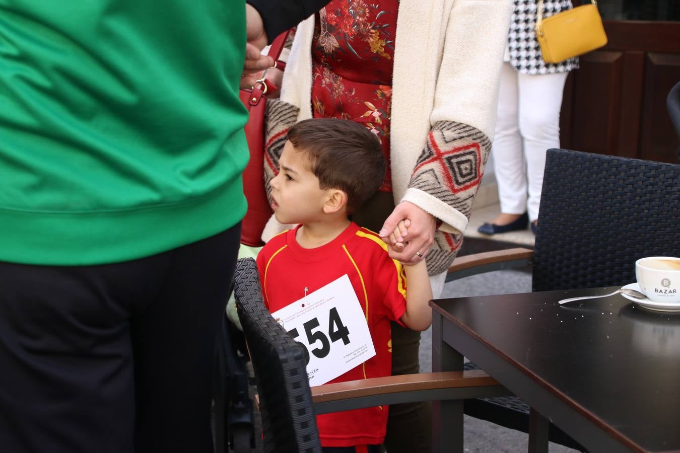 Jerez de los Caballeros celebró, ayer, la IX Carrera y Caminata Solidaria, organizada por la Junta de Cofradías de la Semana Santa Jerezana. La solidaridad y el deporte lograron recaudar 866 euros que irán destinados a Cáritas en Jerez.