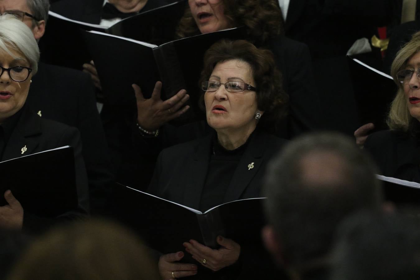El templo patronal de San Bartolomé fue escenario, ayer, de una nueva edición del 'Concierto Sacro' que ofreció la Coral de la Escuela Municipal de Música y el Coro infantil de la misma, organizado por el Ayuntamiento del municipio con la colaboración de la Parroquia de esta ciudad.