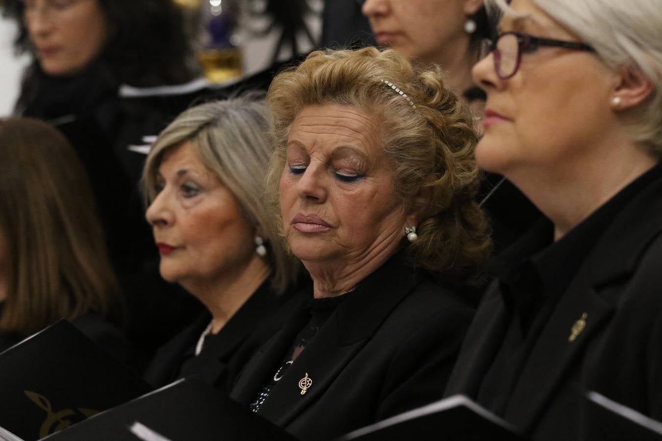 El templo patronal de San Bartolomé fue escenario, ayer, de una nueva edición del 'Concierto Sacro' que ofreció la Coral de la Escuela Municipal de Música y el Coro infantil de la misma, organizado por el Ayuntamiento del municipio con la colaboración de la Parroquia de esta ciudad.
