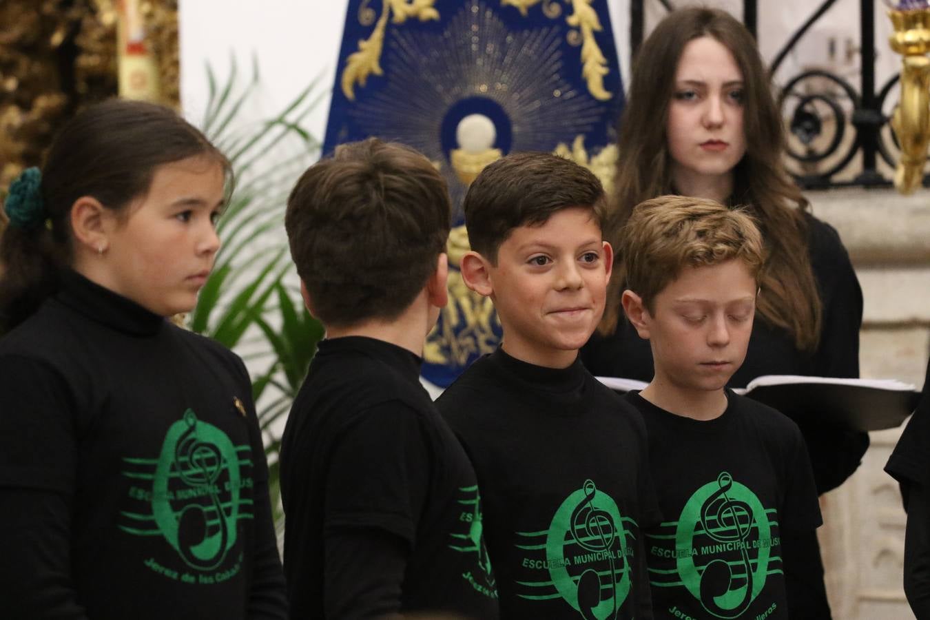 El templo patronal de San Bartolomé fue escenario, ayer, de una nueva edición del 'Concierto Sacro' que ofreció la Coral de la Escuela Municipal de Música y el Coro infantil de la misma, organizado por el Ayuntamiento del municipio con la colaboración de la Parroquia de esta ciudad.
