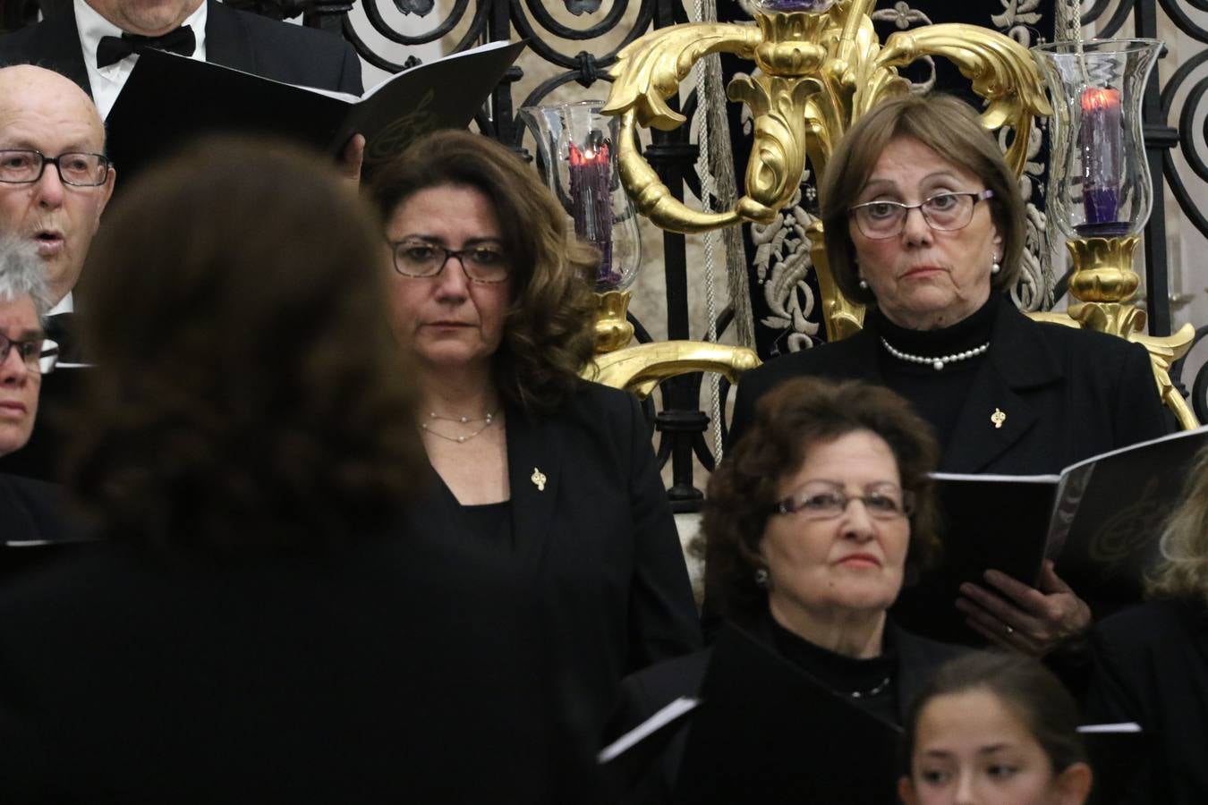 El templo patronal de San Bartolomé fue escenario, ayer, de una nueva edición del 'Concierto Sacro' que ofreció la Coral de la Escuela Municipal de Música y el Coro infantil de la misma, organizado por el Ayuntamiento del municipio con la colaboración de la Parroquia de esta ciudad.