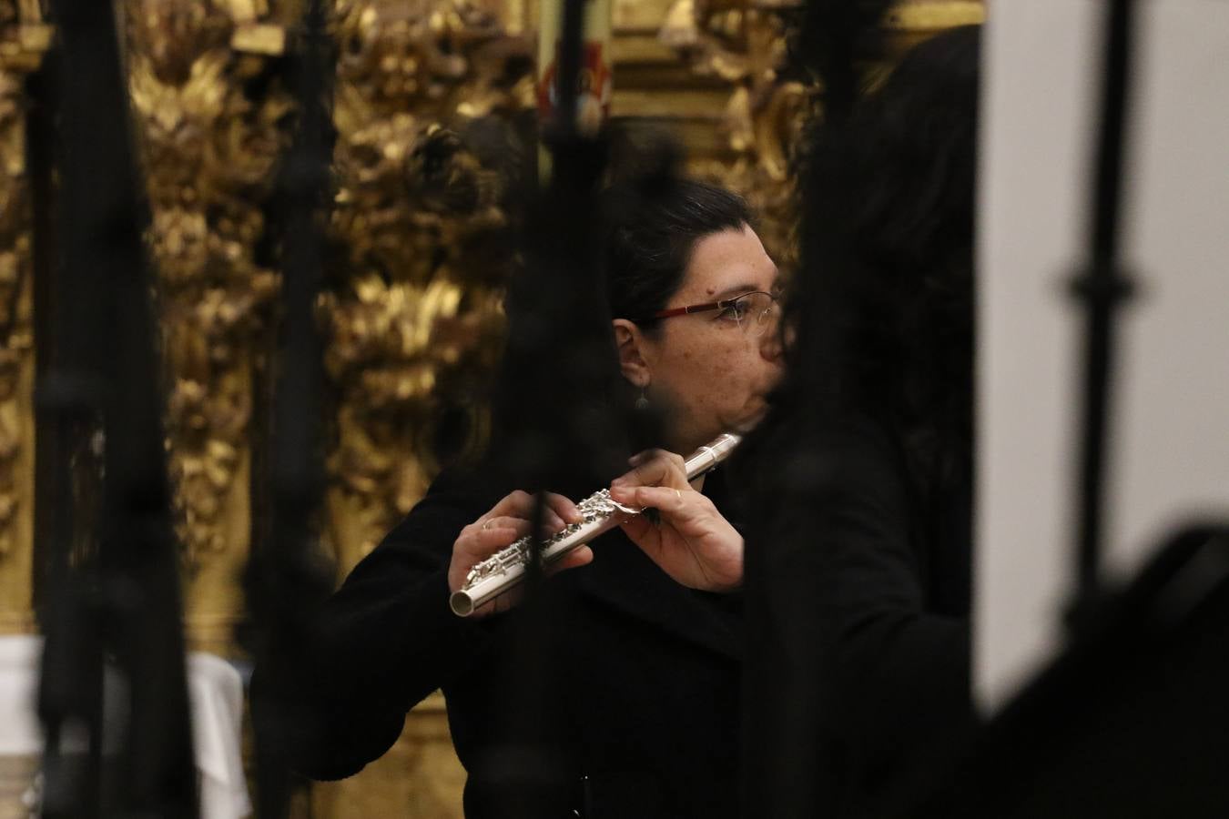 El templo patronal de San Bartolomé fue escenario, ayer, de una nueva edición del 'Concierto Sacro' que ofreció la Coral de la Escuela Municipal de Música y el Coro infantil de la misma, organizado por el Ayuntamiento del municipio con la colaboración de la Parroquia de esta ciudad.