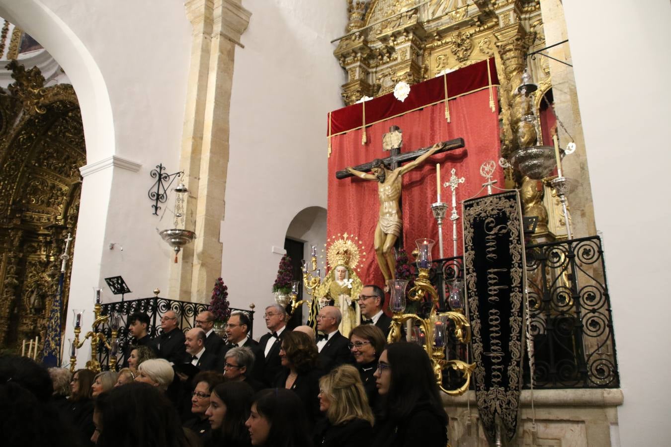 El templo patronal de San Bartolomé fue escenario, ayer, de una nueva edición del 'Concierto Sacro' que ofreció la Coral de la Escuela Municipal de Música y el Coro infantil de la misma, organizado por el Ayuntamiento del municipio con la colaboración de la Parroquia de esta ciudad.