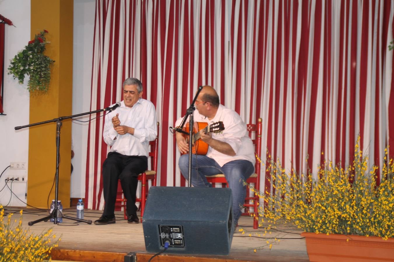 Ciriaco Hernández, en la categoría General y María de los Ángeles Macías, en la categoría Local, fueron los ganadores del II Concurso de fandangos 'Alfonso Labrador El Minaó' organizado por la Asociación cultural flamenca 'José Pérez de Guzmán' de Jerez de los Caballeros y celebrado en su sede con gran afluencia de público.