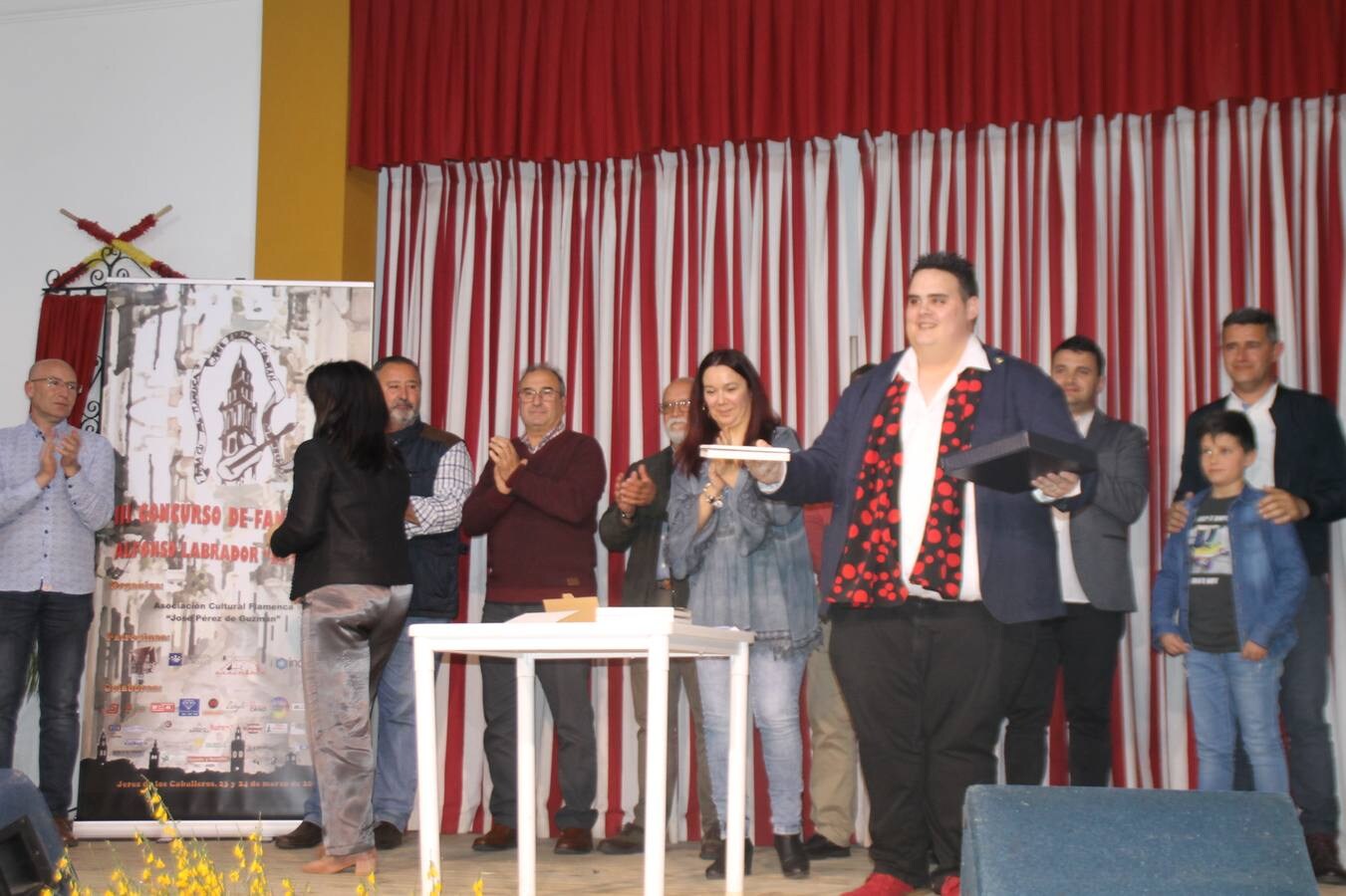 Ciriaco Hernández, en la categoría General y María de los Ángeles Macías, en la categoría Local, fueron los ganadores del II Concurso de fandangos 'Alfonso Labrador El Minaó' organizado por la Asociación cultural flamenca 'José Pérez de Guzmán' de Jerez de los Caballeros y celebrado en su sede con gran afluencia de público.