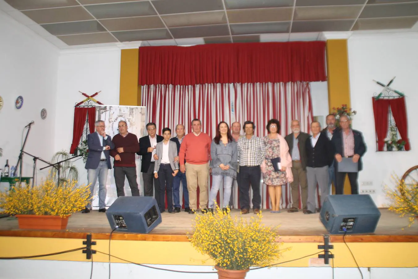 Ciriaco Hernández, en la categoría General y María de los Ángeles Macías, en la categoría Local, fueron los ganadores del II Concurso de fandangos 'Alfonso Labrador El Minaó' organizado por la Asociación cultural flamenca 'José Pérez de Guzmán' de Jerez de los Caballeros y celebrado en su sede con gran afluencia de público.