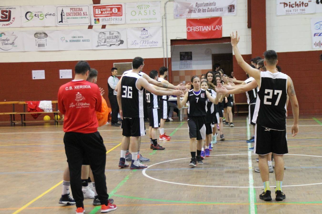 El Pabellón Municipal del Deportes 'Francisco José Rivera Montero' ha acogido en la matinal de este sábado una gran reunión de la familia del baloncesto en Jerez de los Caballeros. El marco ha sido el último partido de esta temporada que ha disputado el Club Baloncesto Xerixia ante la U.B.A Almendralejo, con una gran victoria de los locales por 70-65. 