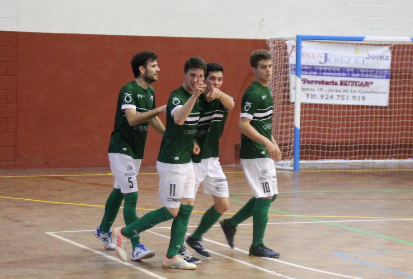 Por segunda temporada consecutiva, el Jerez Futsal ha logrado hacerse con el título de campeón de la Copa de Extremadura tras otra espectacular final, ante el Cáceres Universidad al que ha vencido 6-4, esta vez en su casa, ante su incondicional afición que ha vivido esta 'final four' con intensidad y mucha alegría, finalmente.