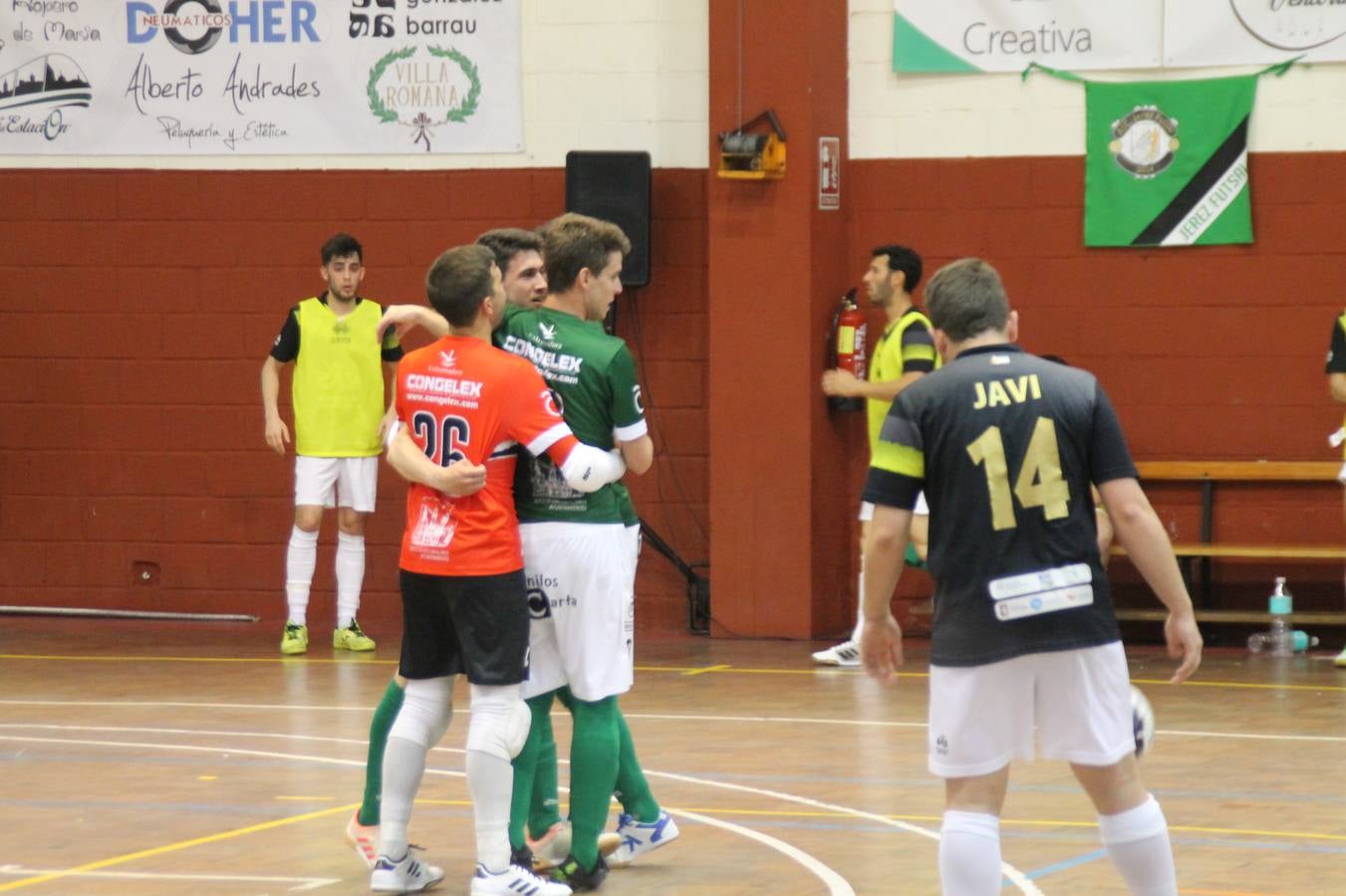 Por segunda temporada consecutiva, el Jerez Futsal ha logrado hacerse con el título de campeón de la Copa de Extremadura tras otra espectacular final, ante el Cáceres Universidad al que ha vencido 6-4, esta vez en su casa, ante su incondicional afición que ha vivido esta 'final four' con intensidad y mucha alegría, finalmente.
