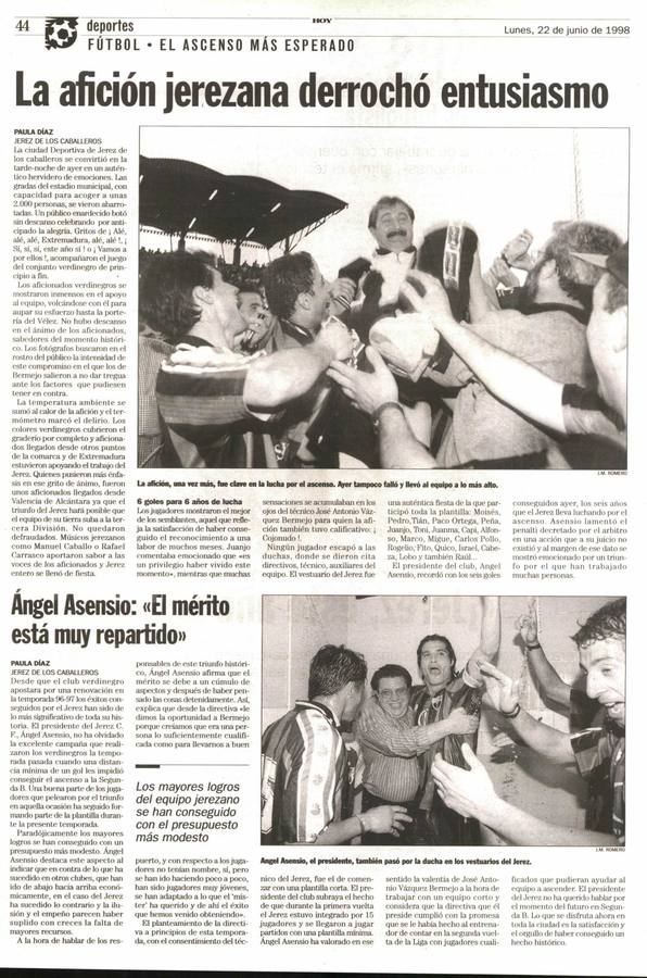 El Jerez Club de Fútbol ha organizado para este sábado, 6 de abril, a las 12 horas, un partido muy especial que enfrentará a dos selecciones representativas de la historia del Club verdinegro que en este año 2019 conmemora el 50 aniversario de su fundación. Saltarán al césped de la Ciudad Deportiva 'Manuel Calzado', un equipo integrado por futbolistas que participaron de los primeros años de su historia, con el entonces Club Polideportivo Vasco Núñez y otro equipo formado por jugadores que protagonizaron el mayor hito histórico de este club como fue el ascenso a Segunda División B el 21 de junio de 1998 ante el conjunto del Vélez.