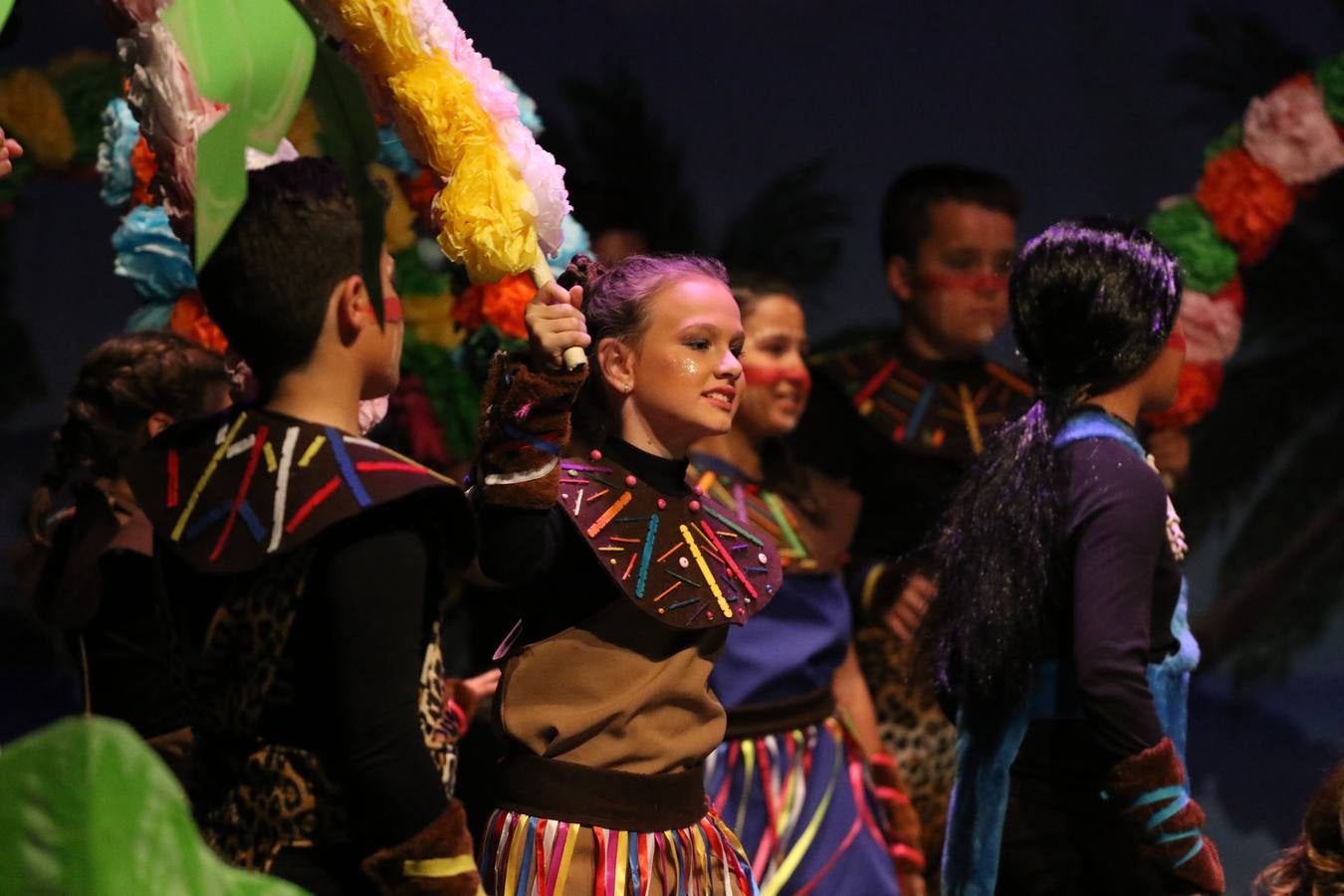Los alumnos y alumnas de sexto de primaria del C. E. I. P. 'El Rodeo' representaron, ayer, la obra teatral benéfica 'Náufragos, el paraíso perdido', obra de Juan Miguel López Vázquez. La entrada tuvo un precio simbólico de 2 euros que irá destinado a Cruz Roja y 'Andade'. Este sábado, 6 de abril, volverán a representar la citada obra en el Cine-Teatro Balboa, a las 19:30 horas.