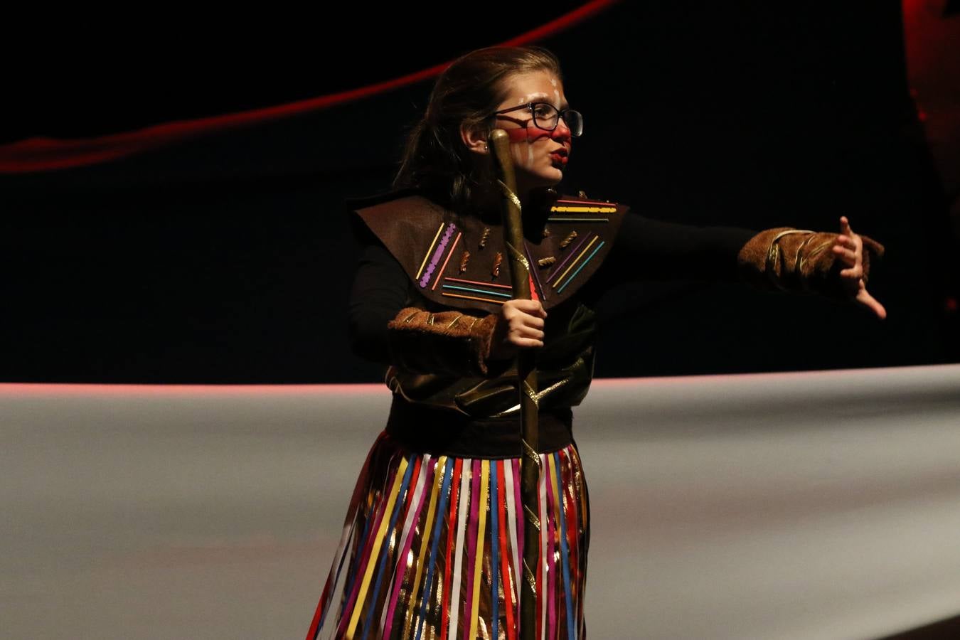 Los alumnos y alumnas de sexto de primaria del C. E. I. P. 'El Rodeo' representaron, ayer, la obra teatral benéfica 'Náufragos, el paraíso perdido', obra de Juan Miguel López Vázquez. La entrada tuvo un precio simbólico de 2 euros que irá destinado a Cruz Roja y 'Andade'. Este sábado, 6 de abril, volverán a representar la citada obra en el Cine-Teatro Balboa, a las 19:30 horas.