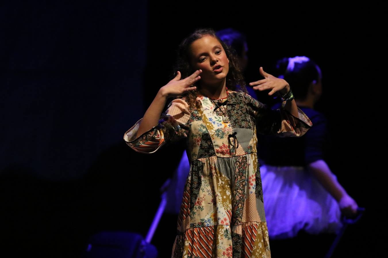 Los alumnos y alumnas de sexto de primaria del C. E. I. P. 'El Rodeo' representaron, ayer, la obra teatral benéfica 'Náufragos, el paraíso perdido', obra de Juan Miguel López Vázquez. La entrada tuvo un precio simbólico de 2 euros que irá destinado a Cruz Roja y 'Andade'. Este sábado, 6 de abril, volverán a representar la citada obra en el Cine-Teatro Balboa, a las 19:30 horas.