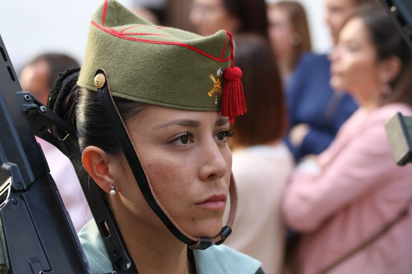 Jerez de los Caballeros vivió, ayer, sus primeros pálpitos de alegría y emoción al paso de 'La Borriquita' y 'Nuestra Señora del Rosario'. La Cofradía de 'Santo Domingo de Guzmán y Nuestra Señora del Rosario' fue la encargada de abrir los desfiles procesionales de la Semana de Pasión jerezana, convirtiéndose, así, en la primera cofradía en aunar fervor y devoción por las calles del municipio.