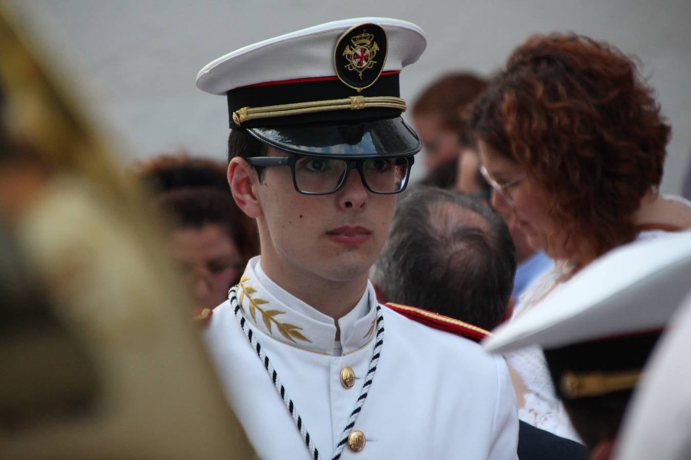 Jerez de los Caballeros vivió, ayer, sus primeros pálpitos de alegría y emoción al paso de 'La Borriquita' y 'Nuestra Señora del Rosario'. La Cofradía de 'Santo Domingo de Guzmán y Nuestra Señora del Rosario' fue la encargada de abrir los desfiles procesionales de la Semana de Pasión jerezana, convirtiéndose, así, en la primera cofradía en aunar fervor y devoción por las calles del municipio.