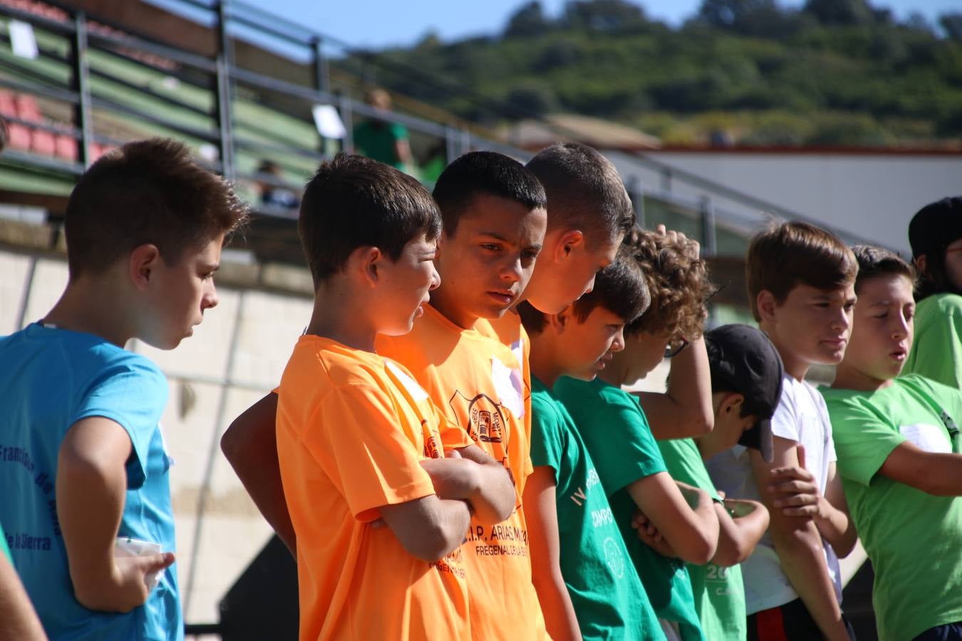 La Ciudad Deportiva 'Manuel Calzado' ha acogido, esta mañana, la celebración de la IV Convivencia Deportiva de Primaria, organizada por el Centro de Profesores y Recursos de esta ciudad con el apoyo del Ayuntamiento de Jerez, la Junta de Extremadura, la Diputación de Badajoz y la Fundación 'Alfonso Gallardo'. Más de 750 escolares de 15 colegios han disfrutado de esta experiencia deportiva con pruebas de atletismo, lanzamiento de peso, salto de altura, salto de longitud y lanzamiento de jabalina.