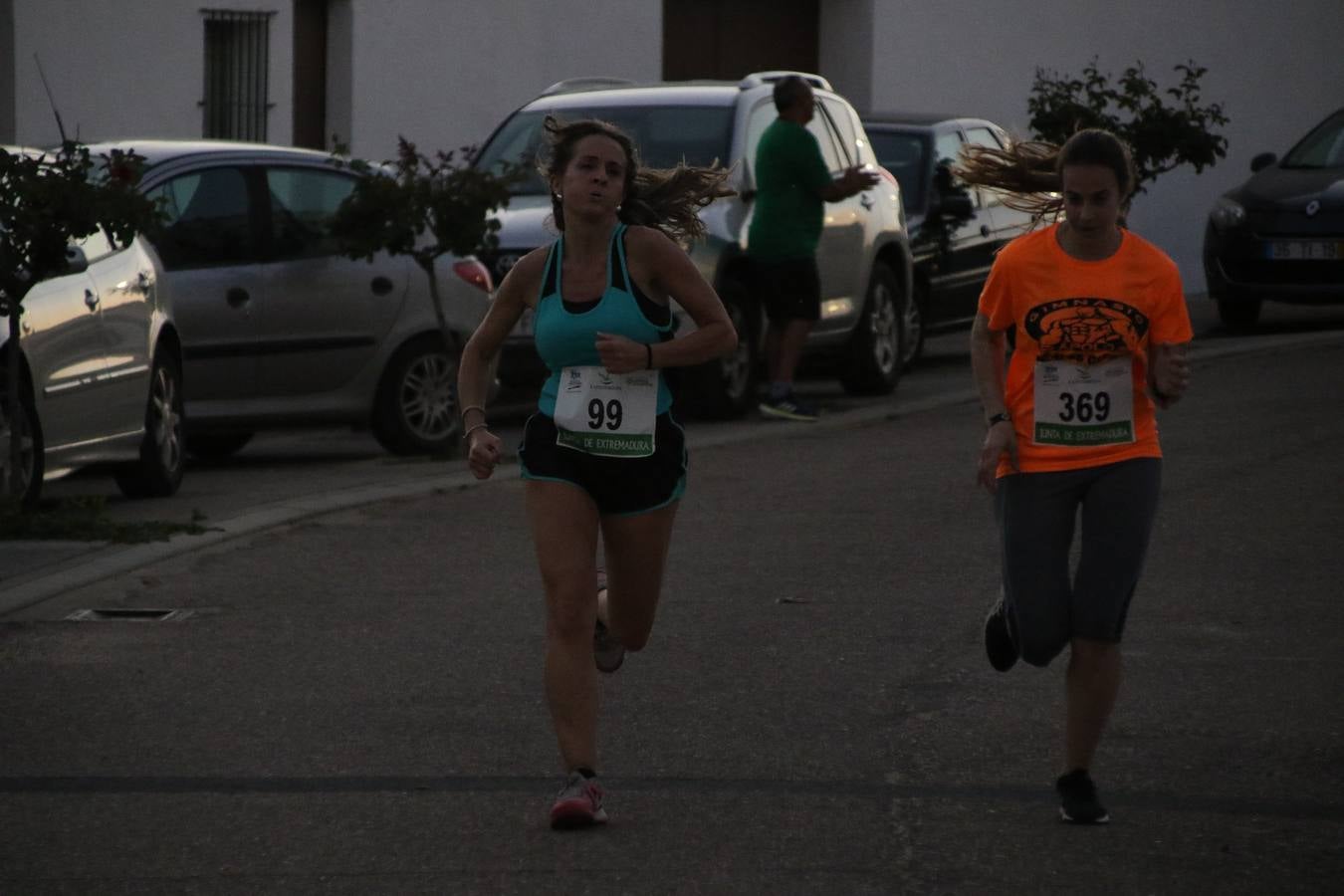 La Bazana acogió, ayer, la tercera edición de la carrera popular Juan José Galván Méndez 'Juanito'. Antonio Grillo Sánchez y María Dolores Pons Díaz fueron los vencedores de la prueba absoluta. La cita consiguió recaudar 405 euros que se destinarán, nuevamente, a la Asociación 'Todos contra la Histiocitosis'.