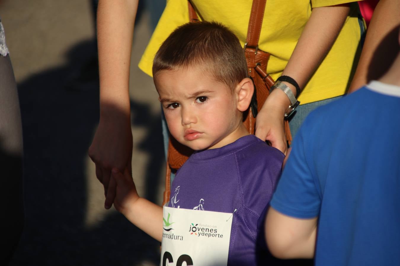 La Bazana acogió, ayer, la tercera edición de la carrera popular Juan José Galván Méndez 'Juanito'. Antonio Grillo Sánchez y María Dolores Pons Díaz fueron los vencedores de la prueba absoluta. La cita consiguió recaudar 405 euros que se destinarán, nuevamente, a la Asociación 'Todos contra la Histiocitosis'.