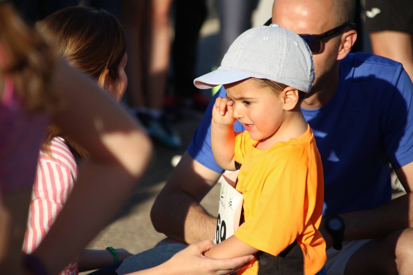 La Bazana acogió, ayer, la tercera edición de la carrera popular Juan José Galván Méndez 'Juanito'. Antonio Grillo Sánchez y María Dolores Pons Díaz fueron los vencedores de la prueba absoluta. La cita consiguió recaudar 405 euros que se destinarán, nuevamente, a la Asociación 'Todos contra la Histiocitosis'.