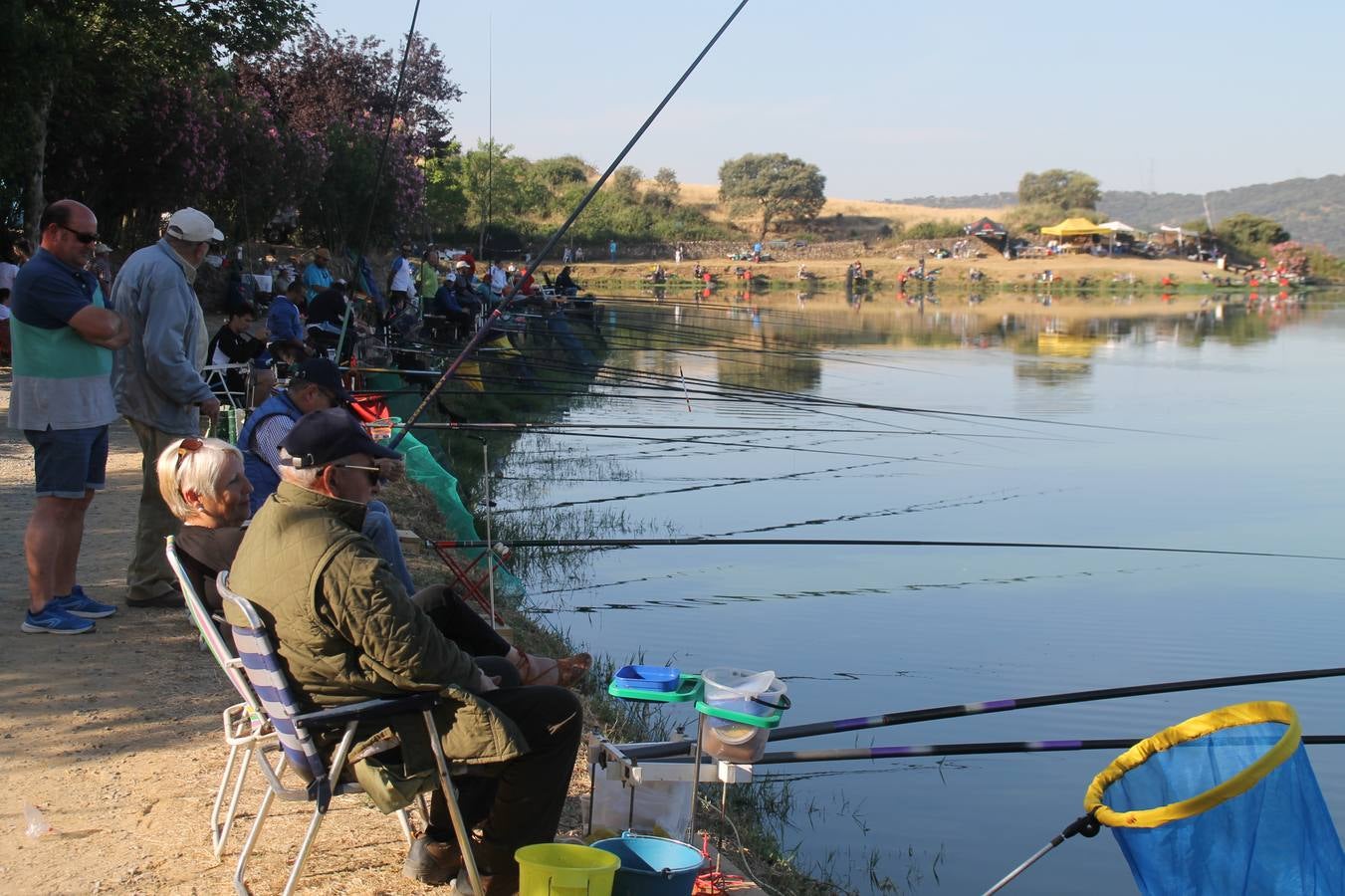 Buen ambiente pero pocas tencas en el 301 aniversario del Concurso tradicional de Pesca 'Charca de la Albuera' que se ha celebrado este domingo 2 de junio en el enclave natural del que toma su nombre. esta cita organizada por la Sociedad de Pesca Balboa. Francisco Pérez Caballo con una captura de 11.380 gramos ha sido el ganador de esta edición. 