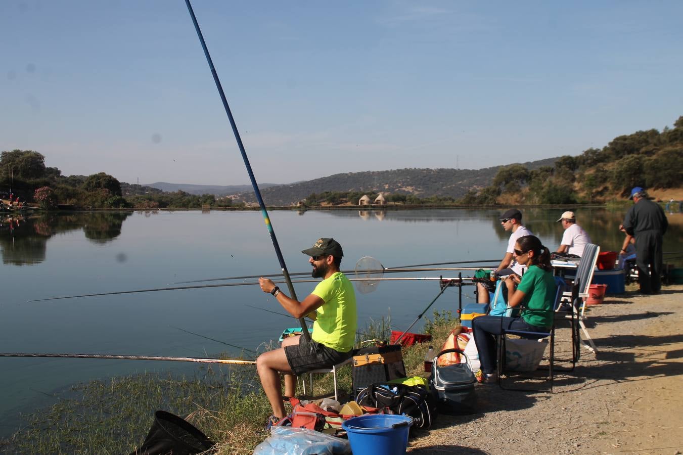 Buen ambiente pero pocas tencas en el 301 aniversario del Concurso tradicional de Pesca 'Charca de la Albuera' que se ha celebrado este domingo 2 de junio en el enclave natural del que toma su nombre. esta cita organizada por la Sociedad de Pesca Balboa. Francisco Pérez Caballo con una captura de 11.380 gramos ha sido el ganador de esta edición. 