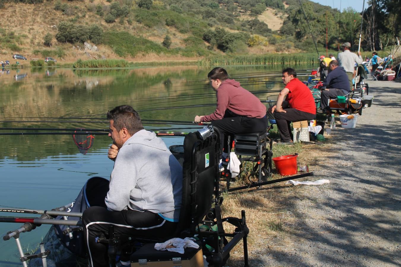 Buen ambiente pero pocas tencas en el 301 aniversario del Concurso tradicional de Pesca 'Charca de la Albuera' que se ha celebrado este domingo 2 de junio en el enclave natural del que toma su nombre. esta cita organizada por la Sociedad de Pesca Balboa. Francisco Pérez Caballo con una captura de 11.380 gramos ha sido el ganador de esta edición. 